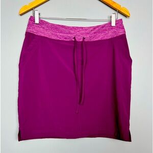 Duluth Trading Co. Women's Purple Athletic Skirt Stretch Shorts ,Pockets/zipper